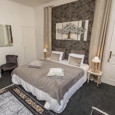 Domaine La Corniche Bed & Breakfast Bayon