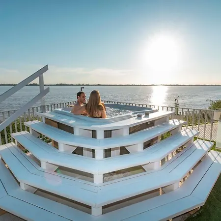 Domaine La Corniche Bed & Breakfast Bayon