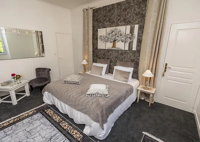 Domaine La Corniche Bed & Breakfast Bayon