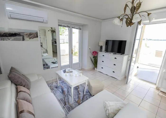 Domaine La Corniche 4* Bayon