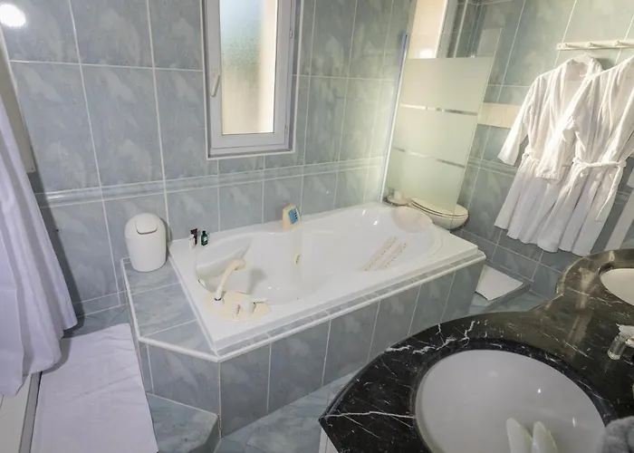 Domaine La Corniche Bed & Breakfast